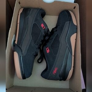 Youth 6 Jordan flight Court Shoes